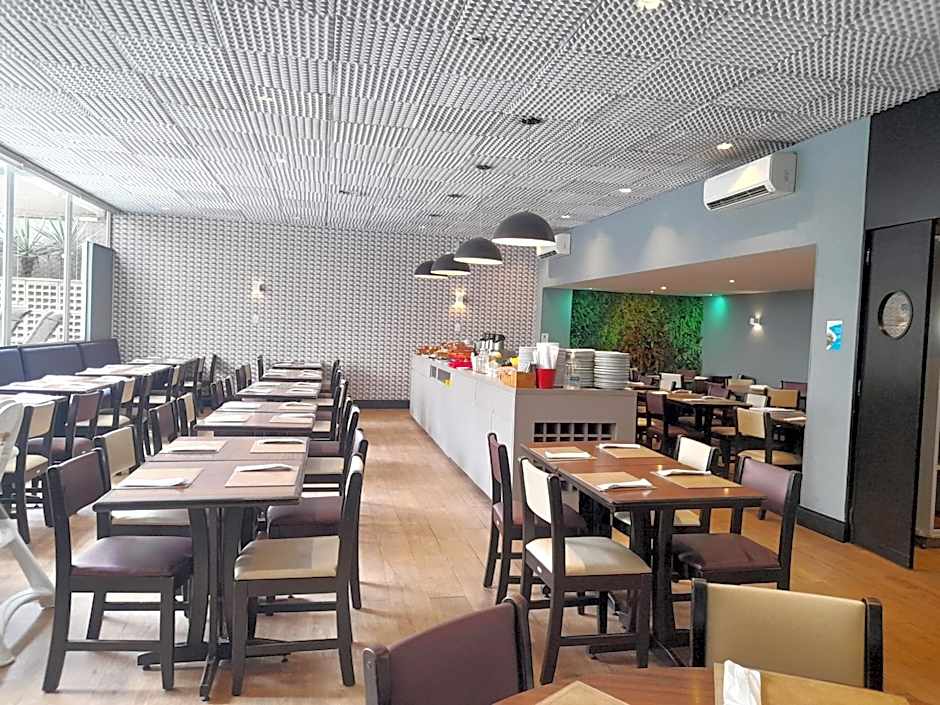 INCRIVEL Flat proximo Shoppings JK e Vila Olimpia