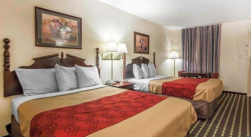 Econo Lodge Inn & Suites I-20, Exit 73