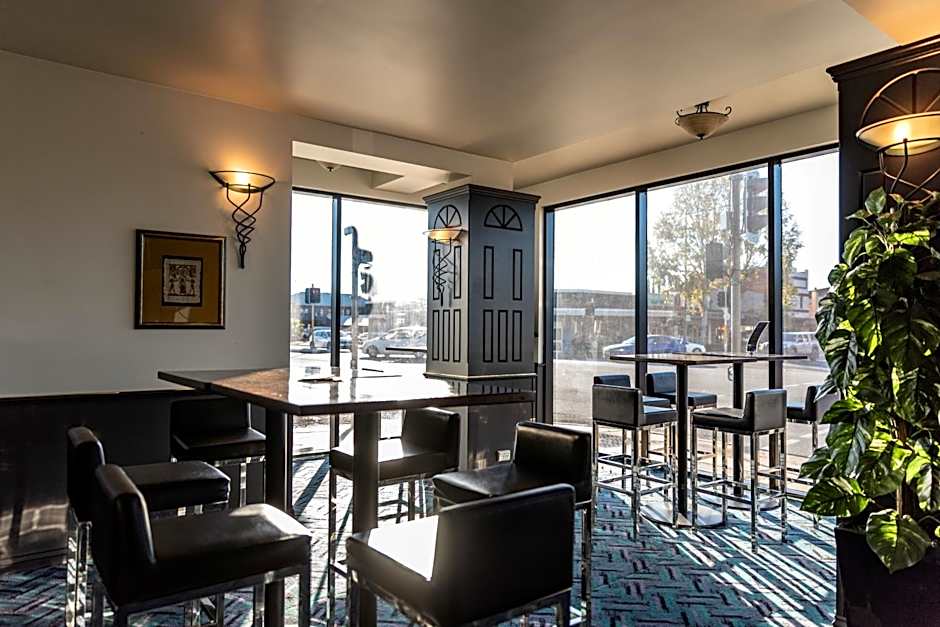 Astor Inn