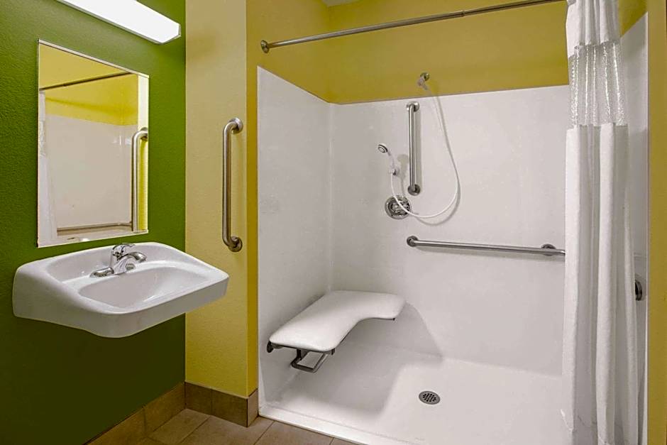 Microtel Inn & Suites By Wyndham Delphos