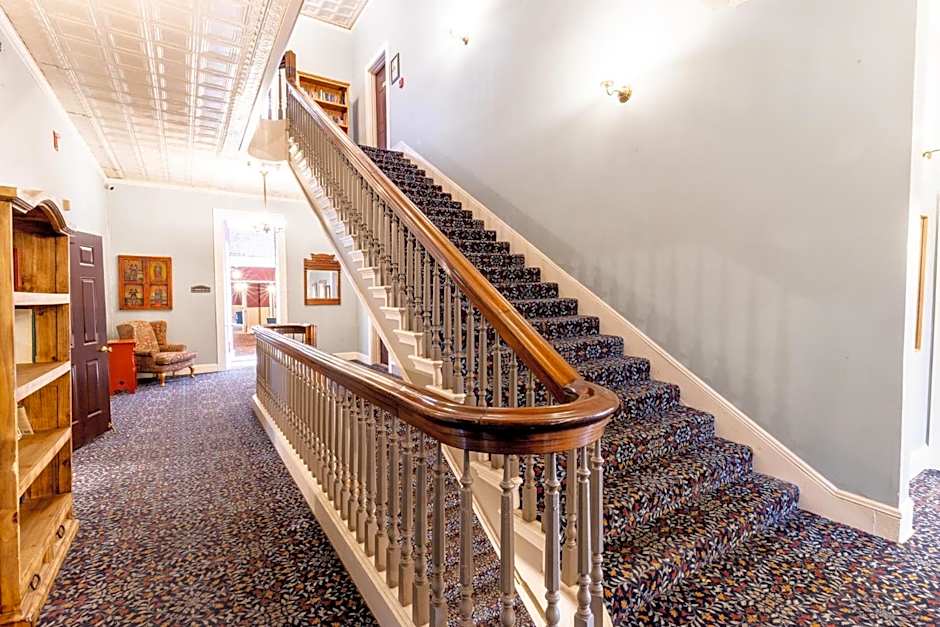 Historic Plaza Hotel