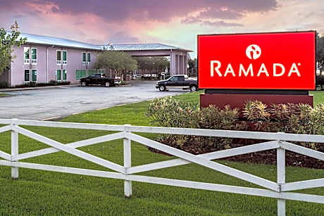 Ramada by Wyndham Luling
