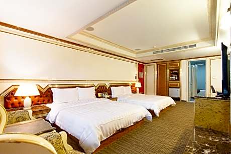 Deluxe Family Room