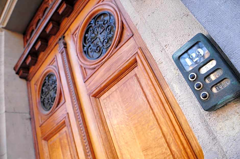 The Museum - Au Lit, Jérôme!