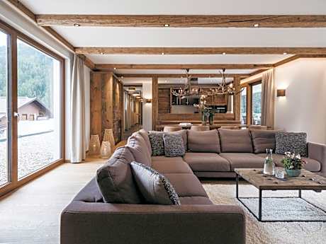 Six room penthouse private sauna and premium view