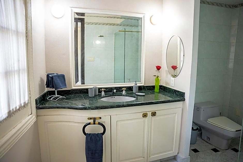 HABITACIONES EN EXCELENTE UBICACIÓN PARA 8 PERSONAS
