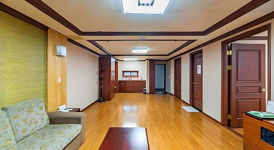 Osaek Greenyard Hotel