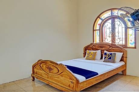 SPOT ON 93144 Homestay H. Syarif Syariah - Bandar Gresik 2