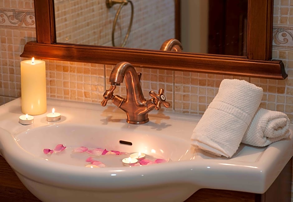 Oinoessa Traditional Boutique Houses