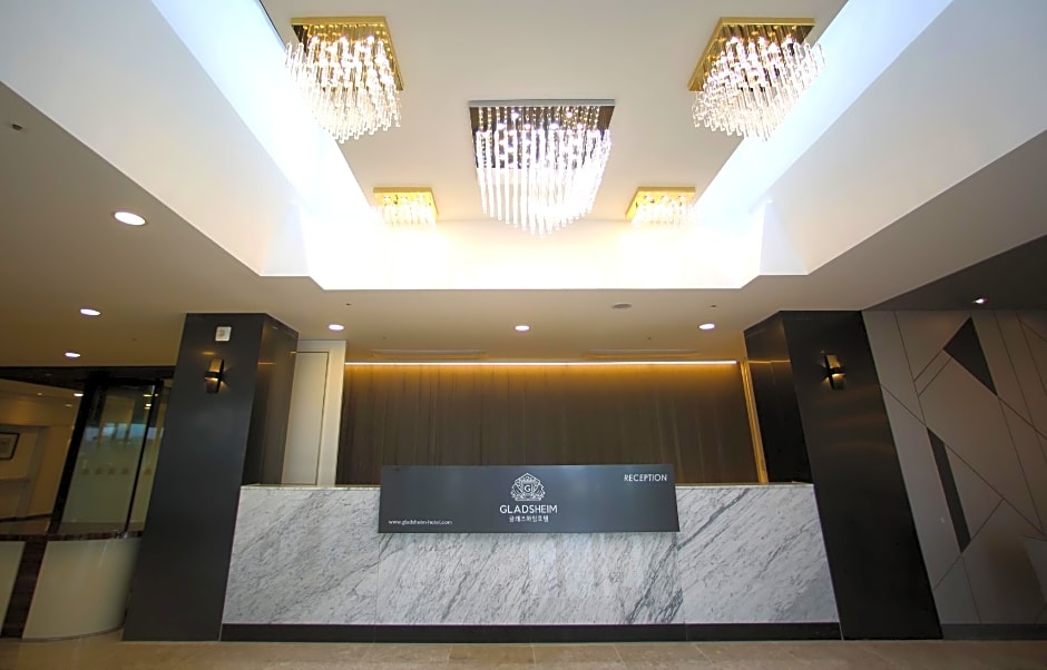 GLADSHEIM HOTEL