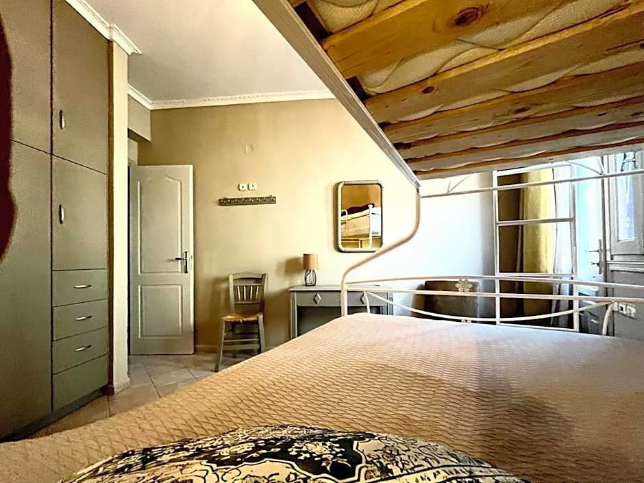 Pantheon Apartments & Studios