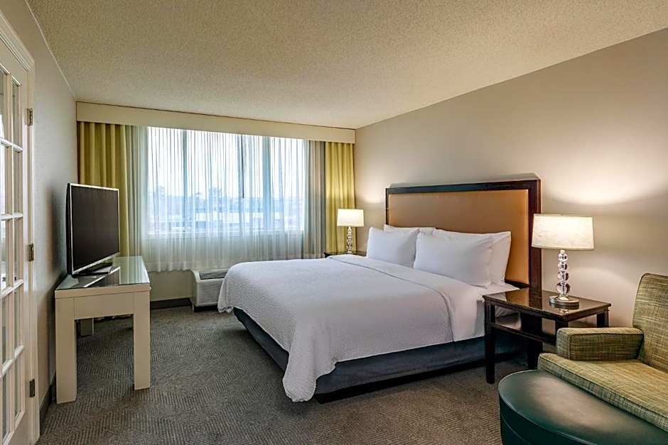 Holiday Inn & Suites Boston Peabody by IHG