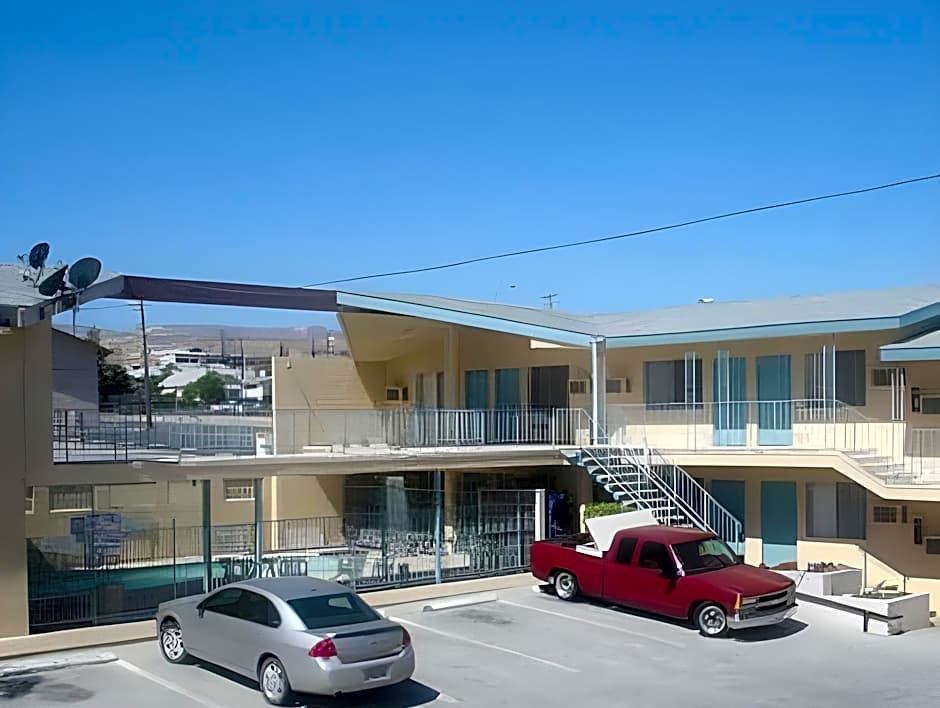 Western Inn & Suites