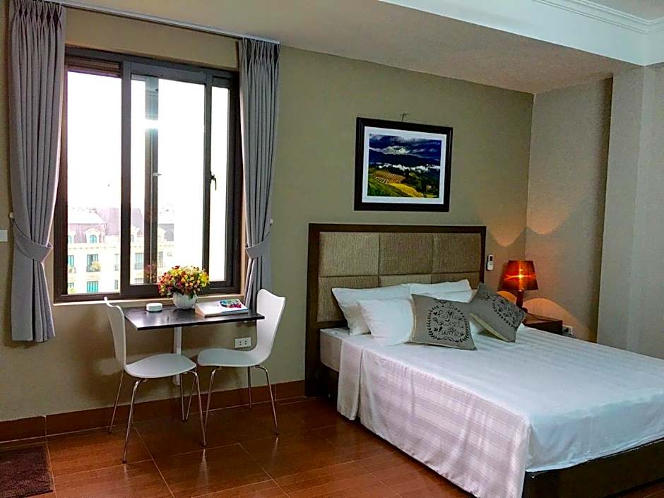 Photo 1 of 11 of Superior Apartment