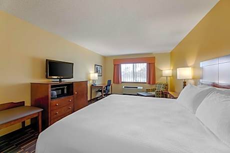 King Room with Spa Bath and Wet Bar