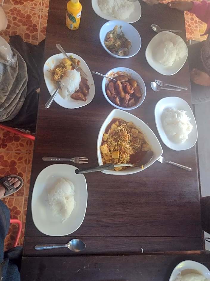 Mae Sot Commune and Camping 