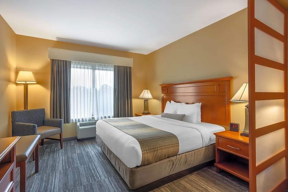 Best Western Plus University Park Inn & Suites