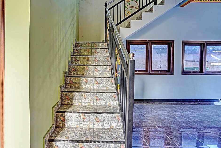 Hotel O Desa Wisata Alam Gosari (wagos)