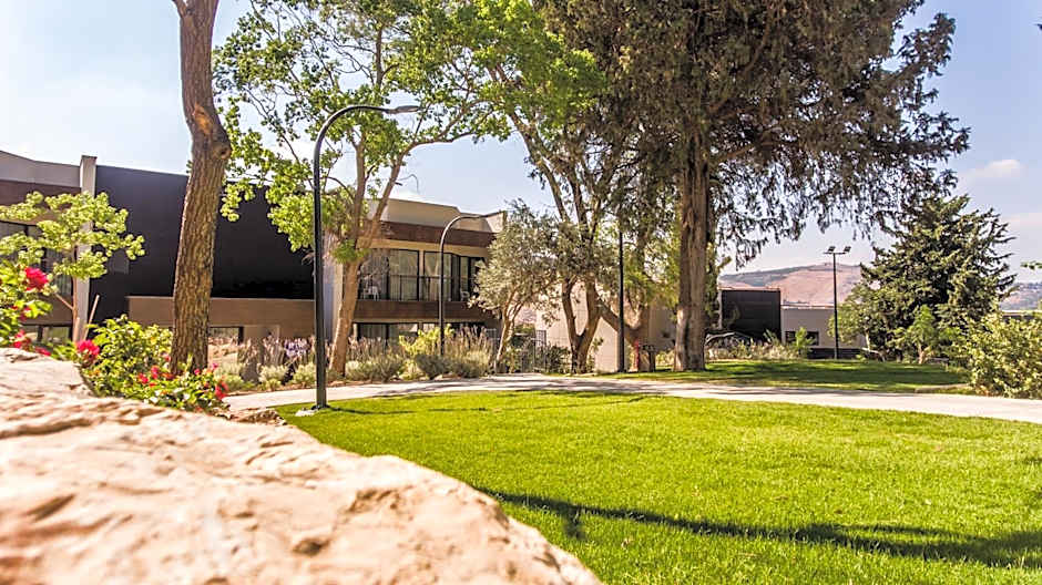 Kfar Giladi Hotel