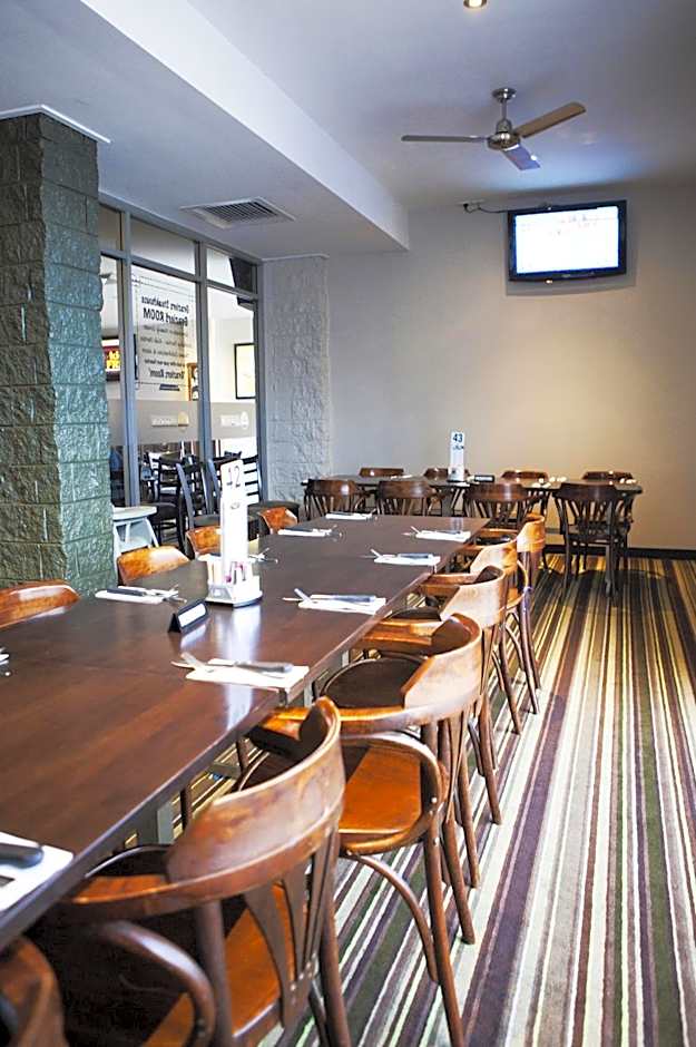 Nightcap at Dalrymple Hotel