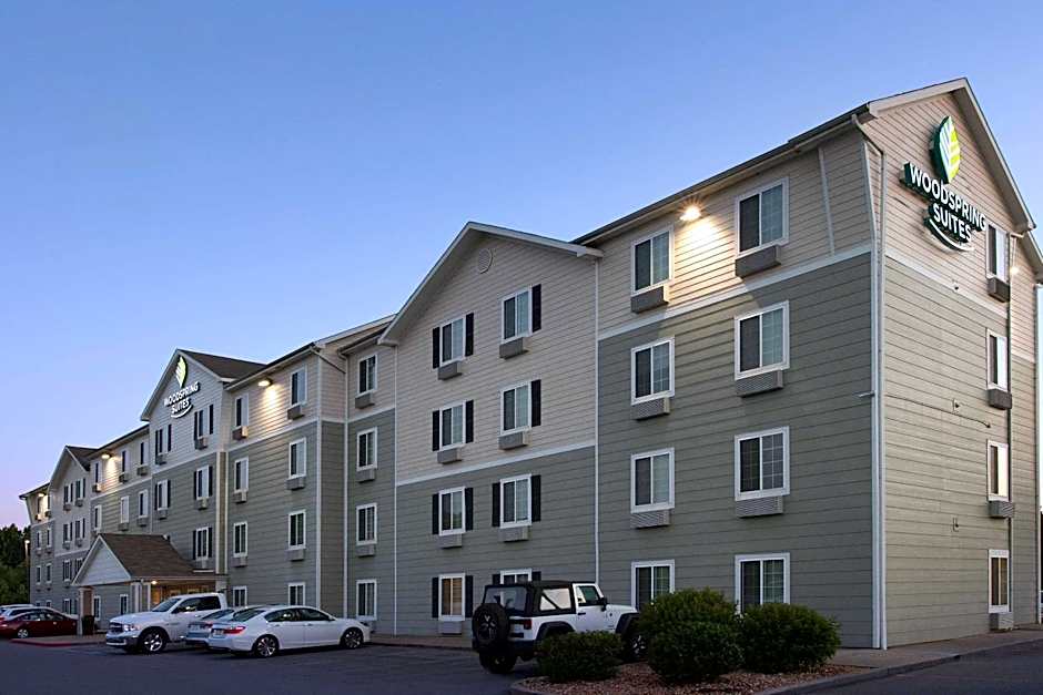 WoodSpring Suites Clarksville Ft. Campbell
