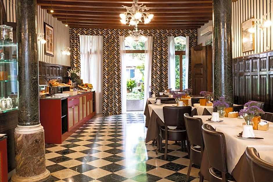 Pensione Accademia - Villa Maravege