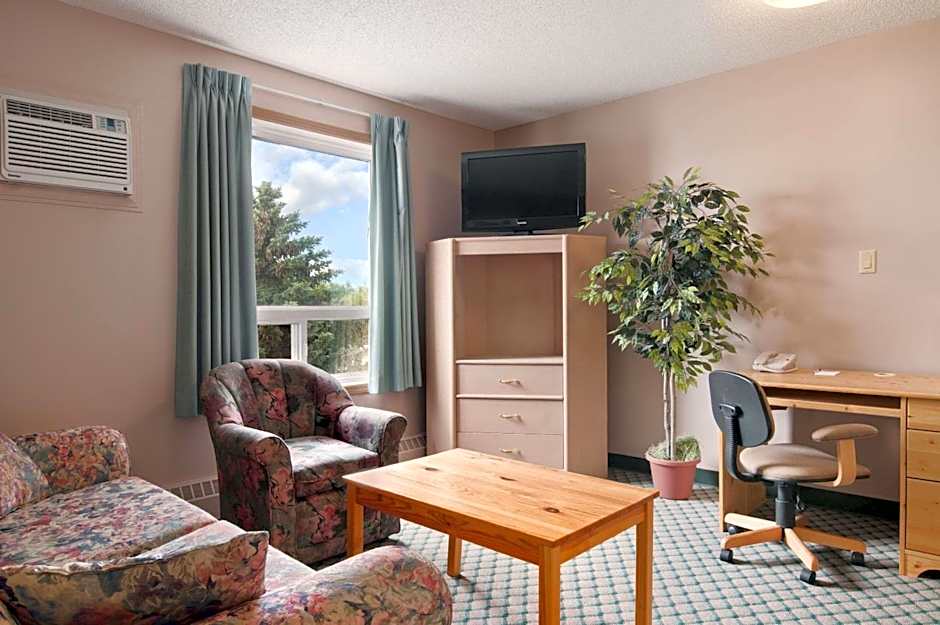 Travelodge by Wyndham Edmonton Airport