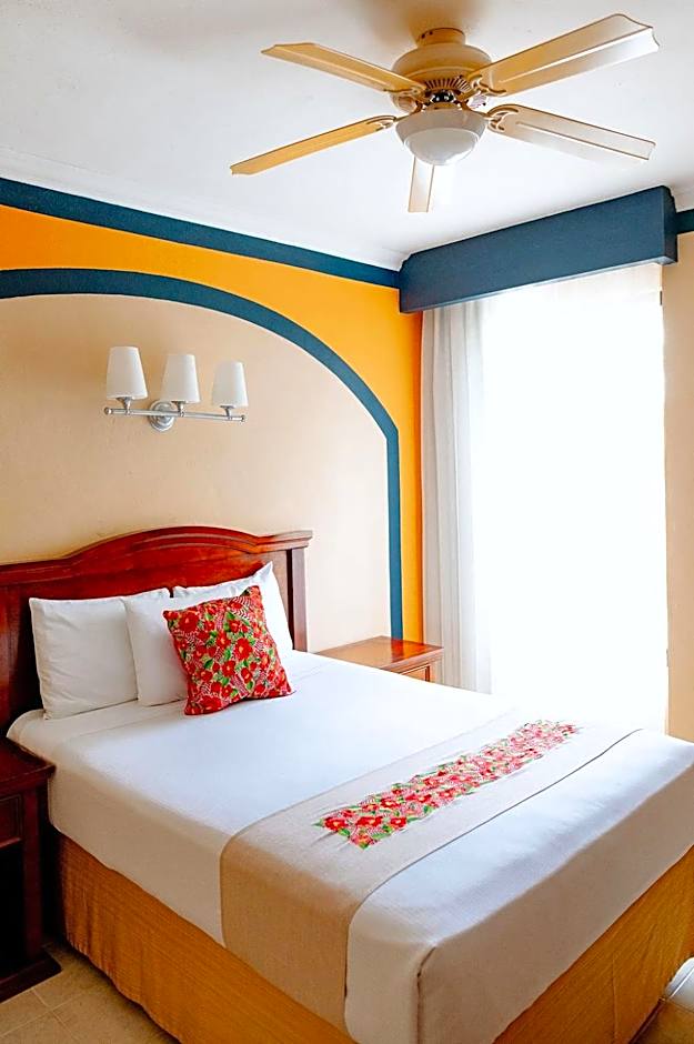 Hotel Plaza Colonial