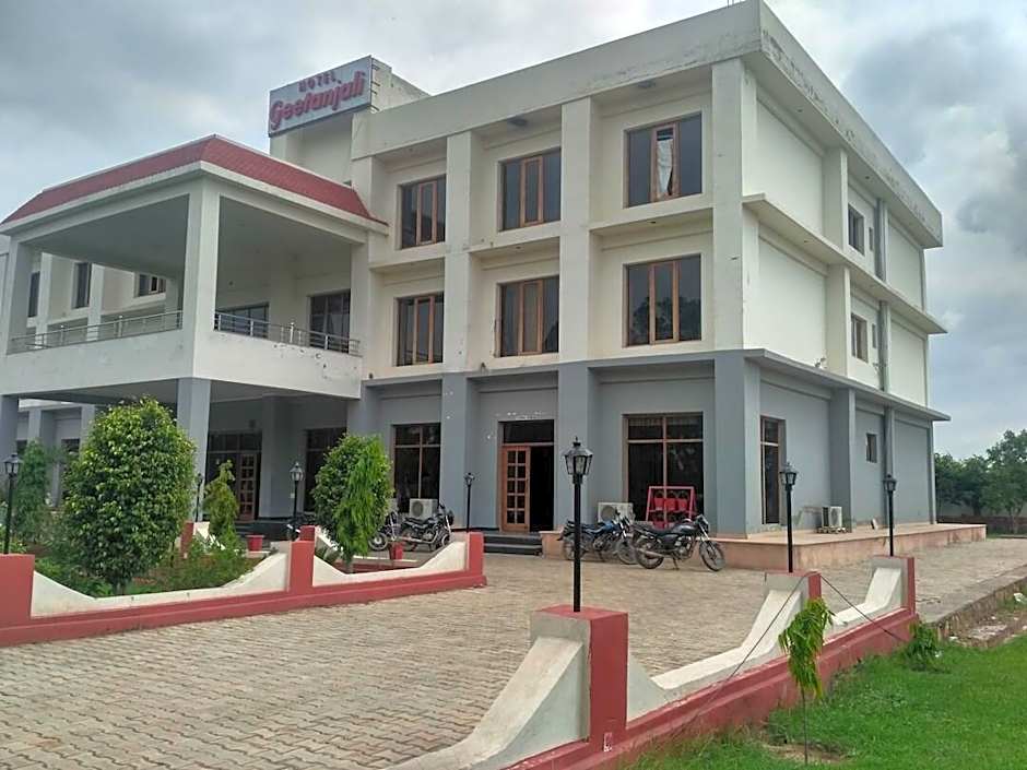 Geetanjali Hotel & Motel