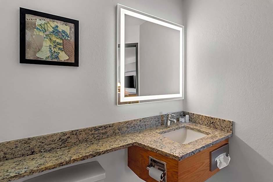 AmericInn by Wyndham Crookston U of M Crookston