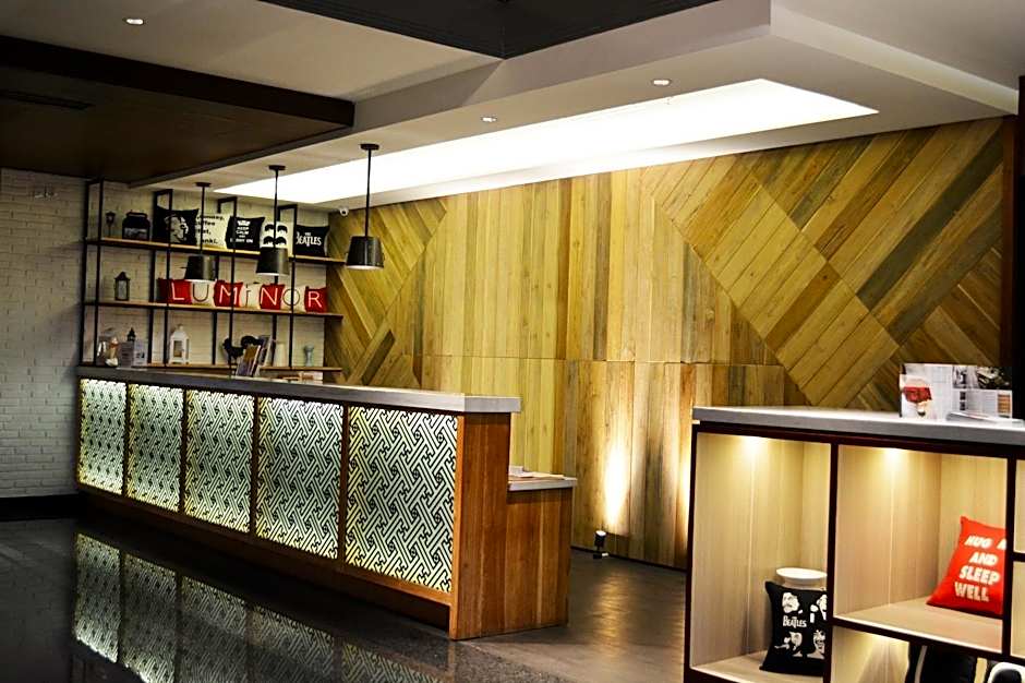 Luminor Hotel Jemursari By WH