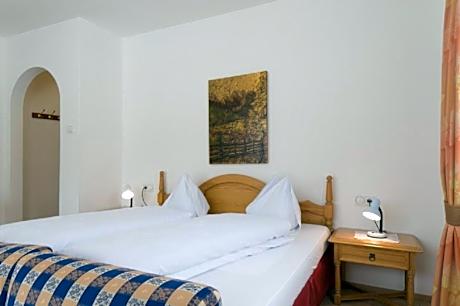 Double Room with Mountain View - Annex