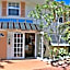 Manatee Bay Inn