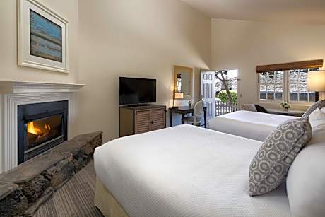 Queen Room with Two Queen Beds - Disability Access