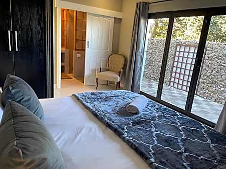 Luxury King Room