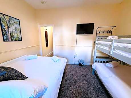 Triple Room with Shower