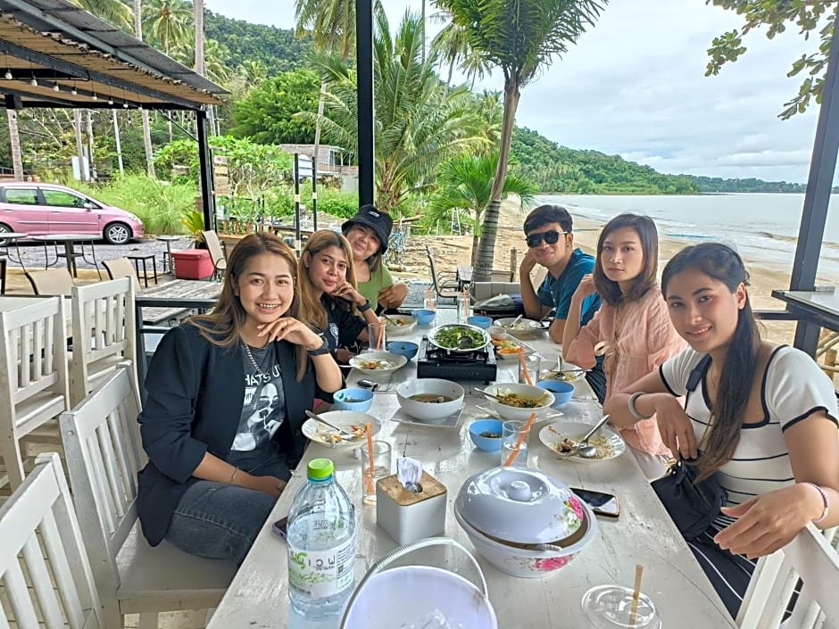 Nangkam Boutique Donsak