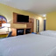 Days Inn & Suites by Wyndham Waterloo