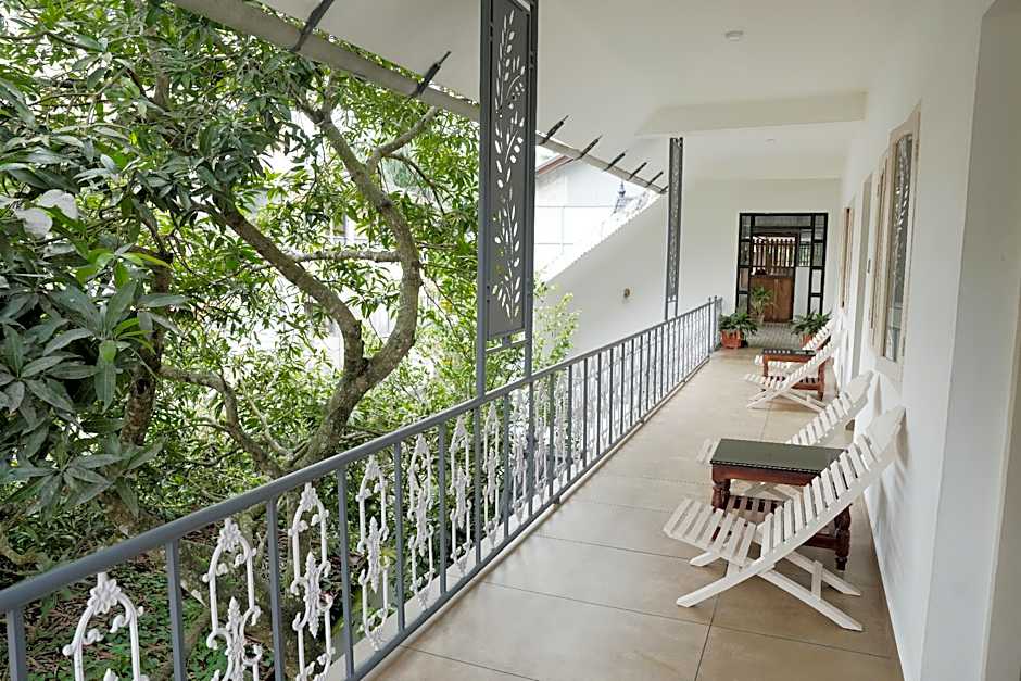 El - Paradiso Home Stay