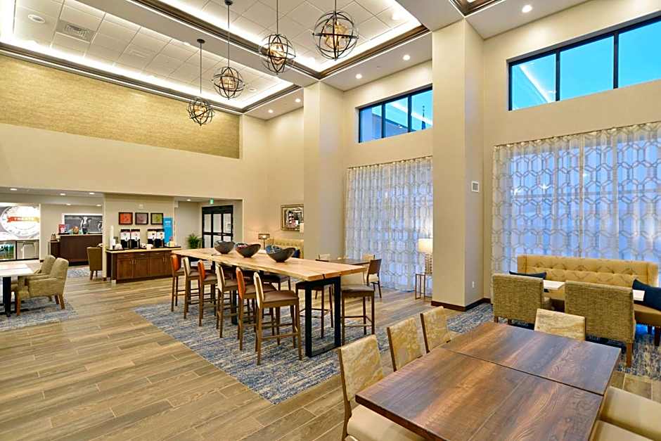 Hampton Inn By Hilton & Suites Menomonie