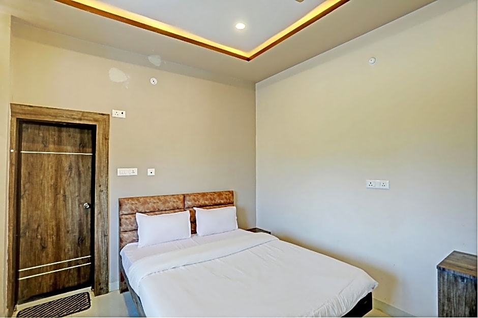 OYO Hotel Kubervatika