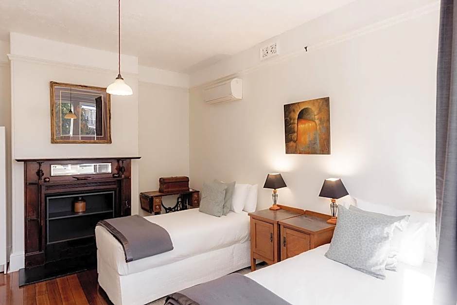 Serenity and style in Sandy Bay