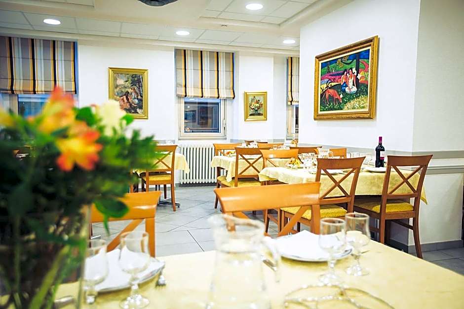 Hôtel Notre Dame de France