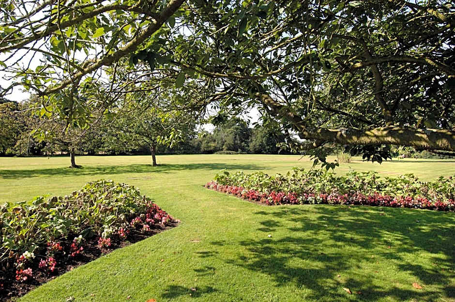 Grovefield House Hotel By Uno