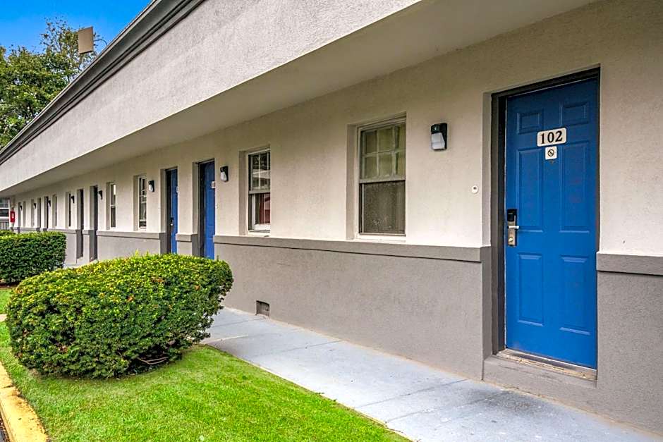 Motel 6-Tinton Falls, NJ