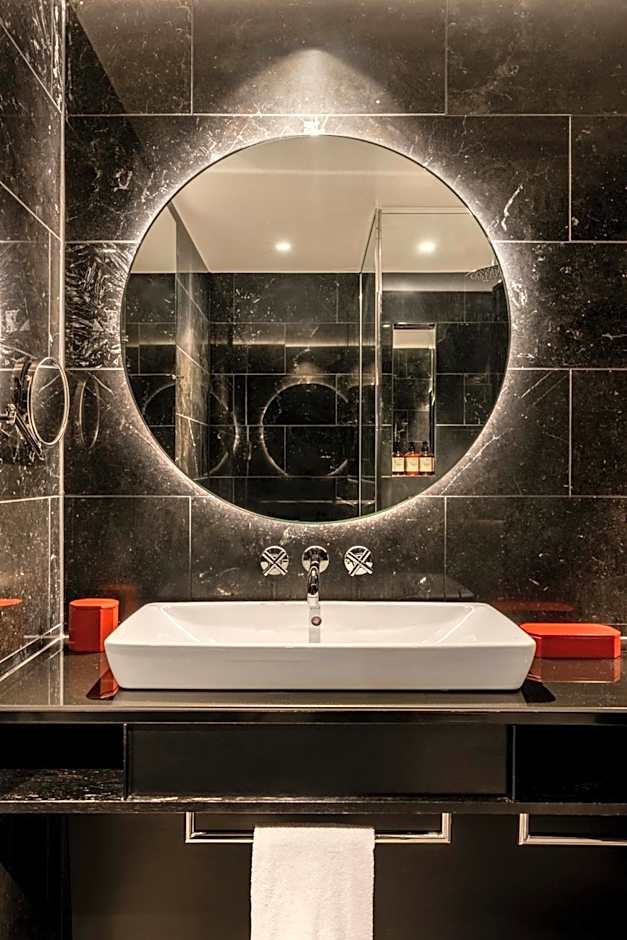 Roomers Munich, Autograph Collection by Marriott