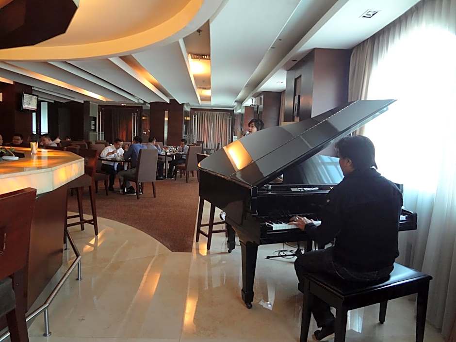 President Executive Club