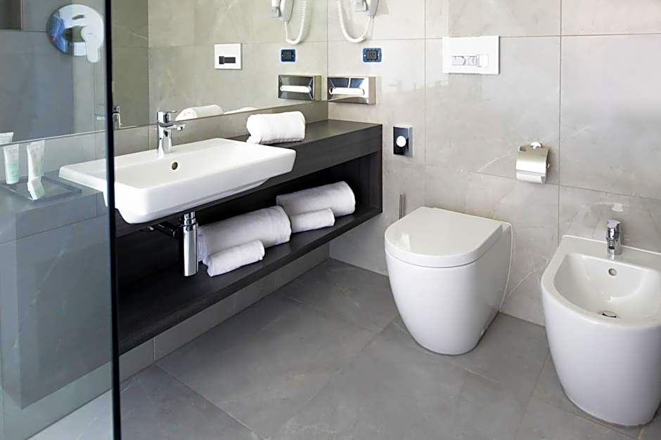 Life Hotel