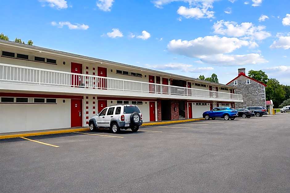 Hometown Inn Staunton VA near Hwy 11