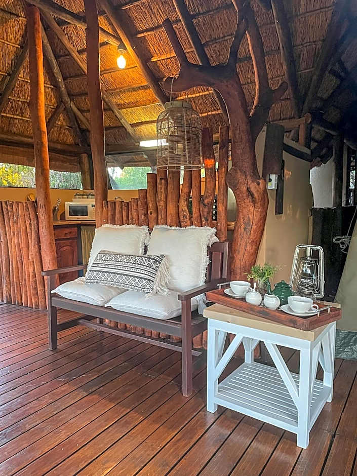 iKhaya LamaDube Game Lodge